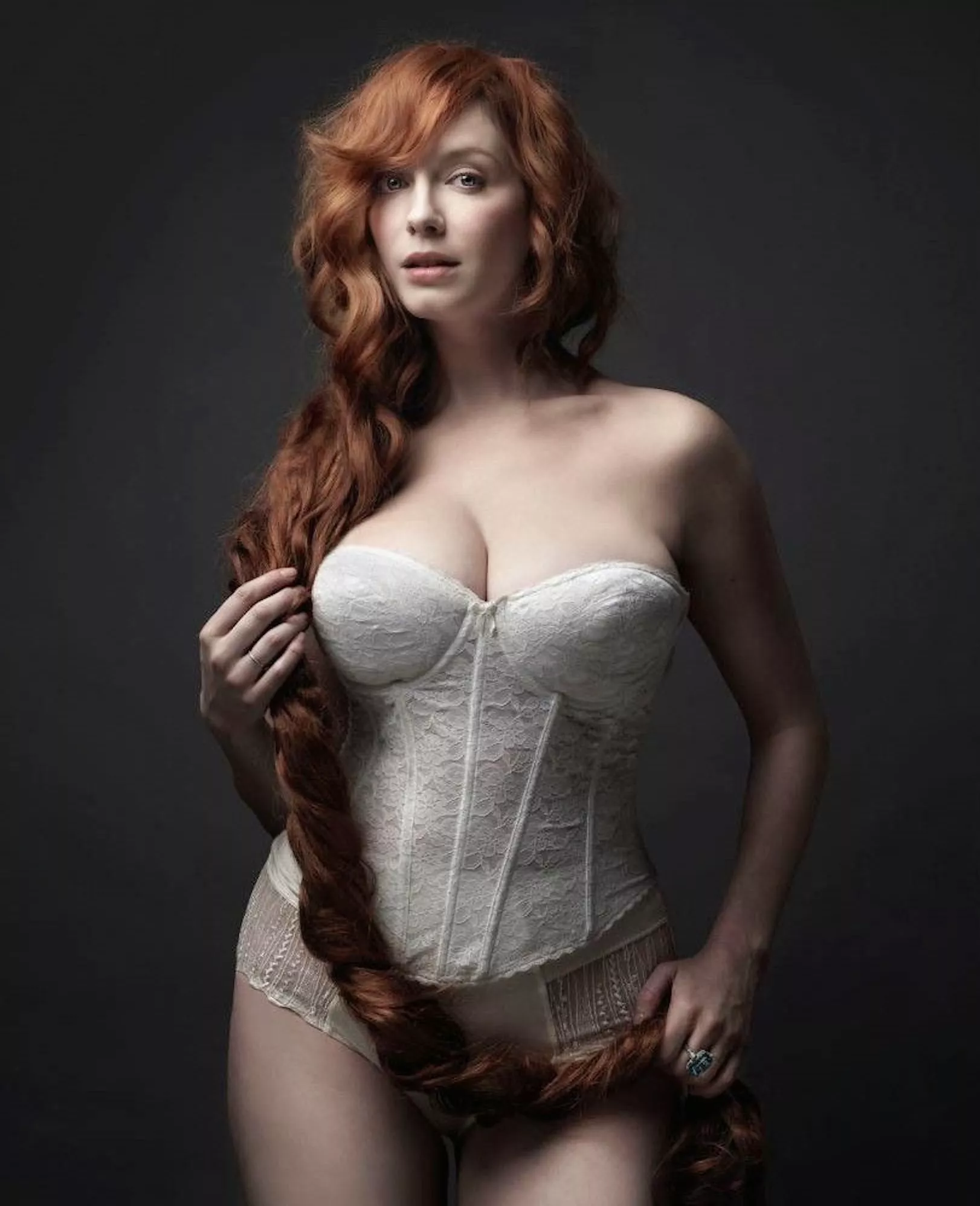 Christina Hendricks (the white bodice is a nice bonus) Christina Hendricks (the white bodice is a nice bonus)