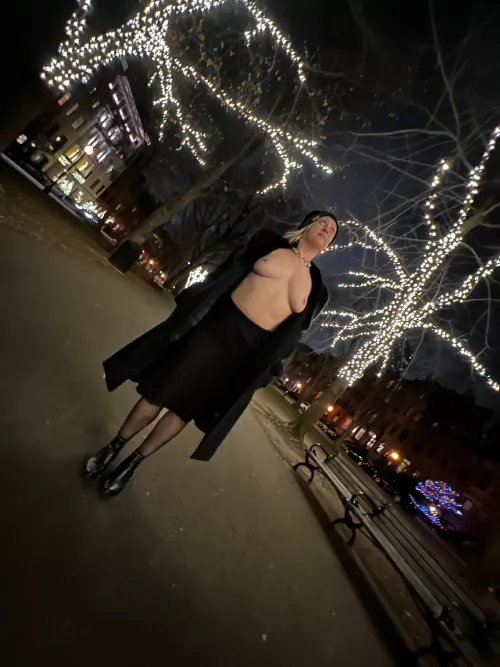 Christmas Eve Eve in the city