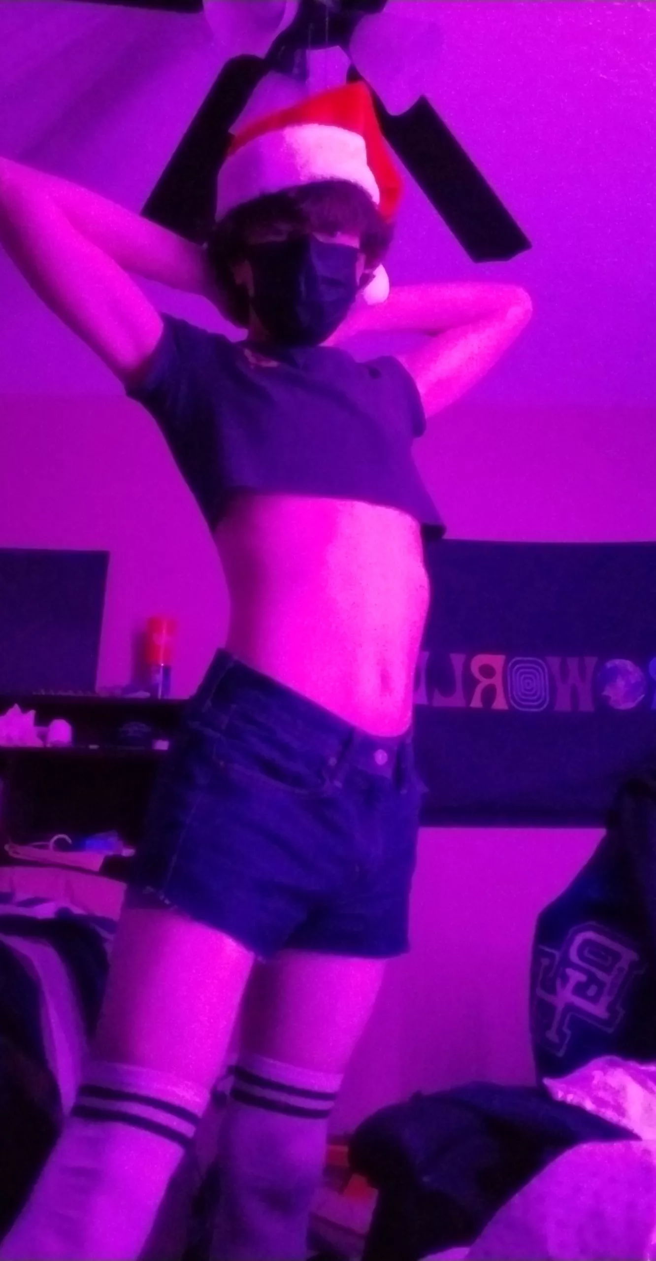 Christmas is on a femboy friday happy holidays to you all🥰