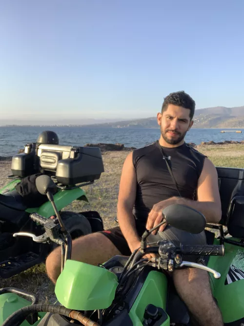 Chunky boi riding an ATV Chunky boi riding an ATV