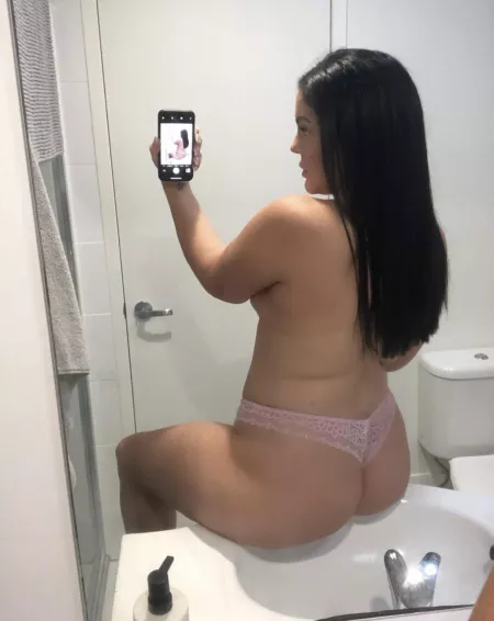 Classic hump day pic π