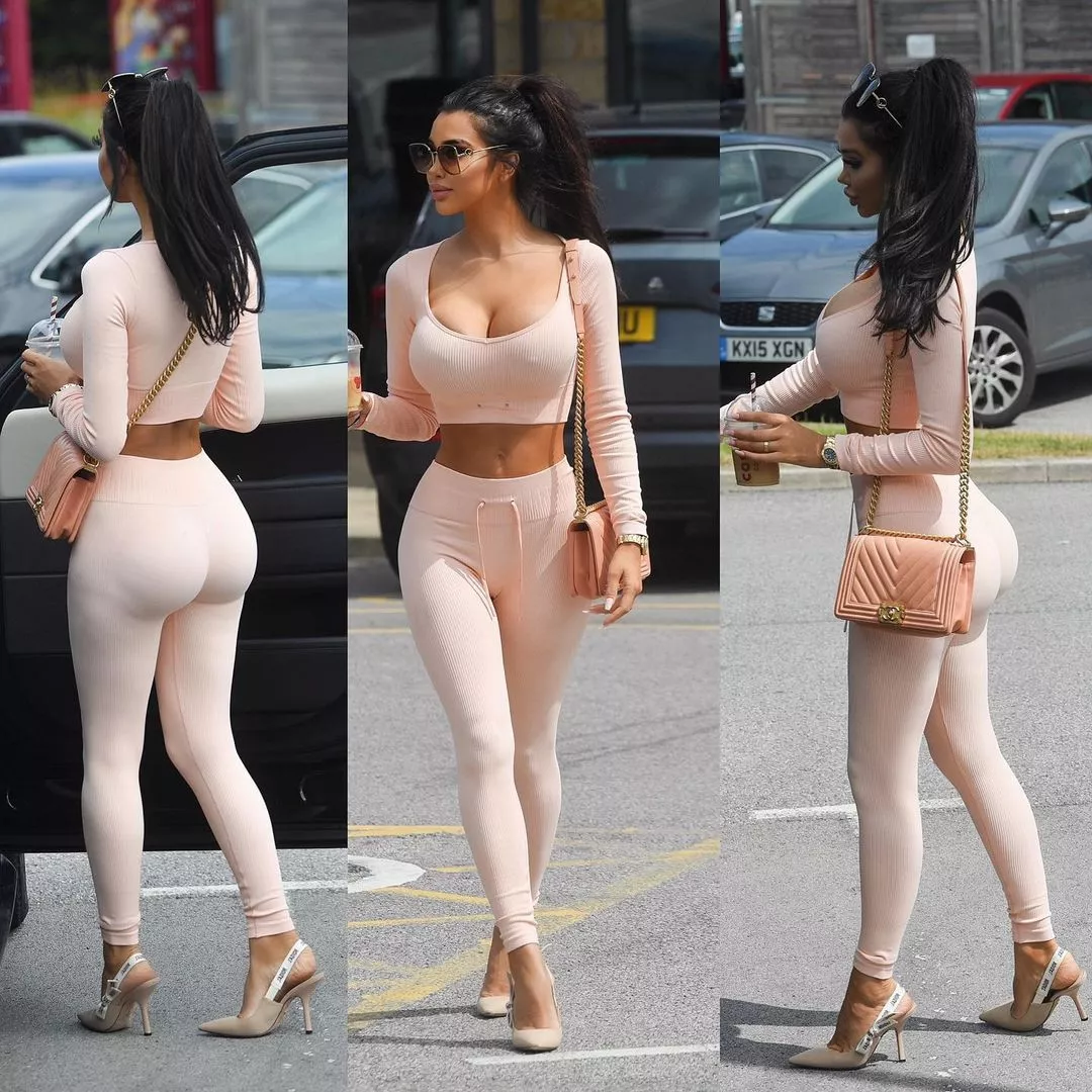 Classy Bimbo, if there is such a thing