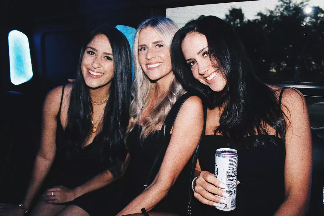 Claw in Hand Claw in Hand