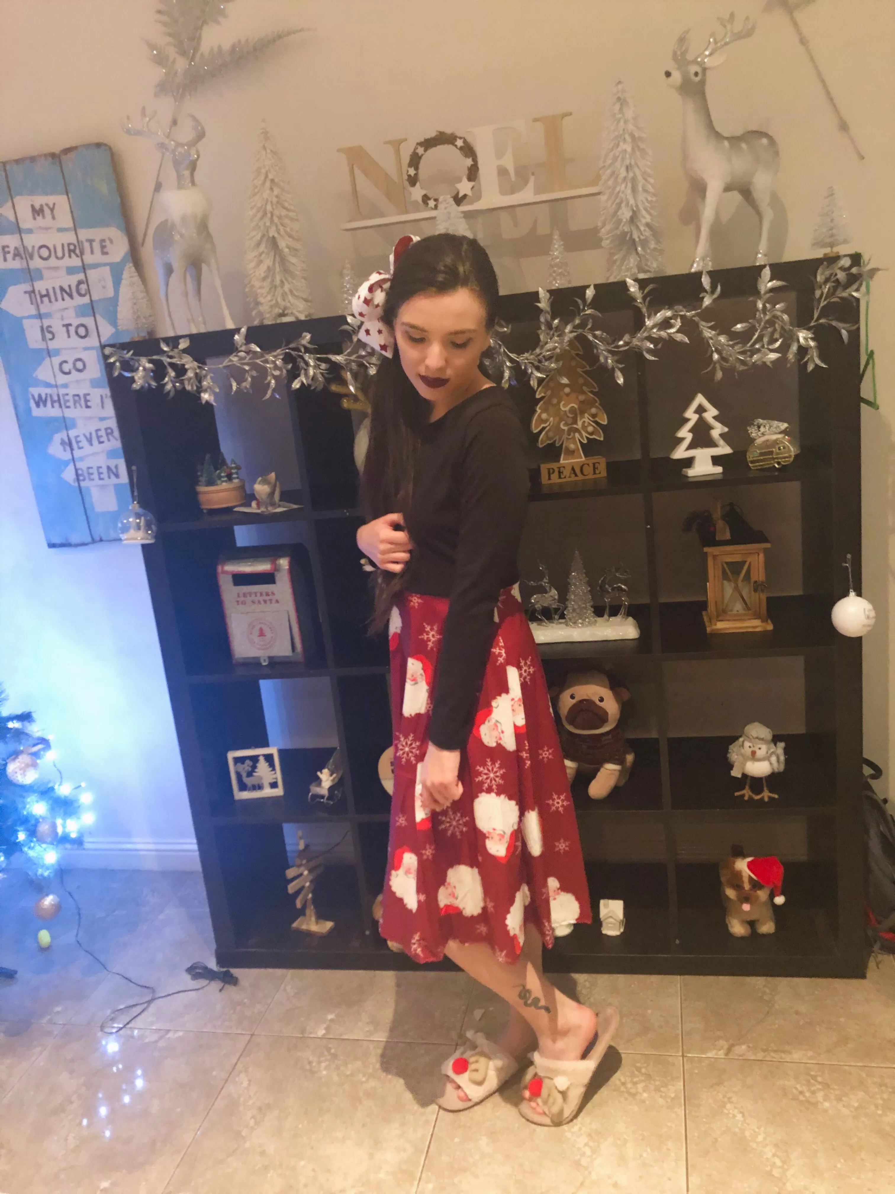 Cleaning out my camera roll and I found this cute shot from last Christmas ??