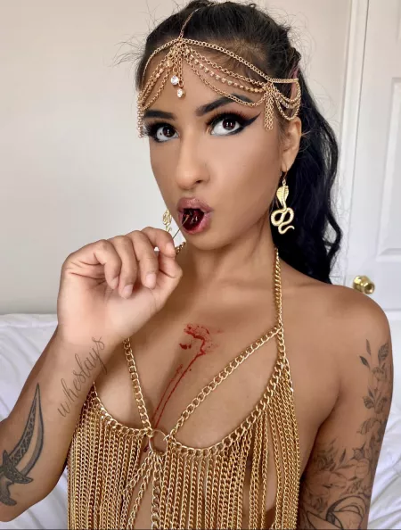 Cleopatra has an oral fixation ๐ Cleopatra has an oral fixation ๐