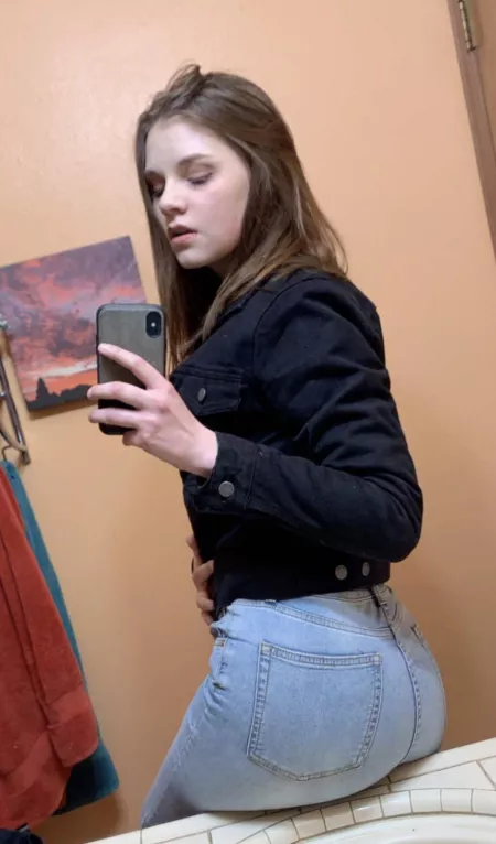 Cock my cousinโs tight ass. Send tributes to my kik: Johnn20021
