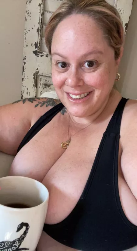 Coffee with the G girlsπ§ Coffee with the G girlsπ§