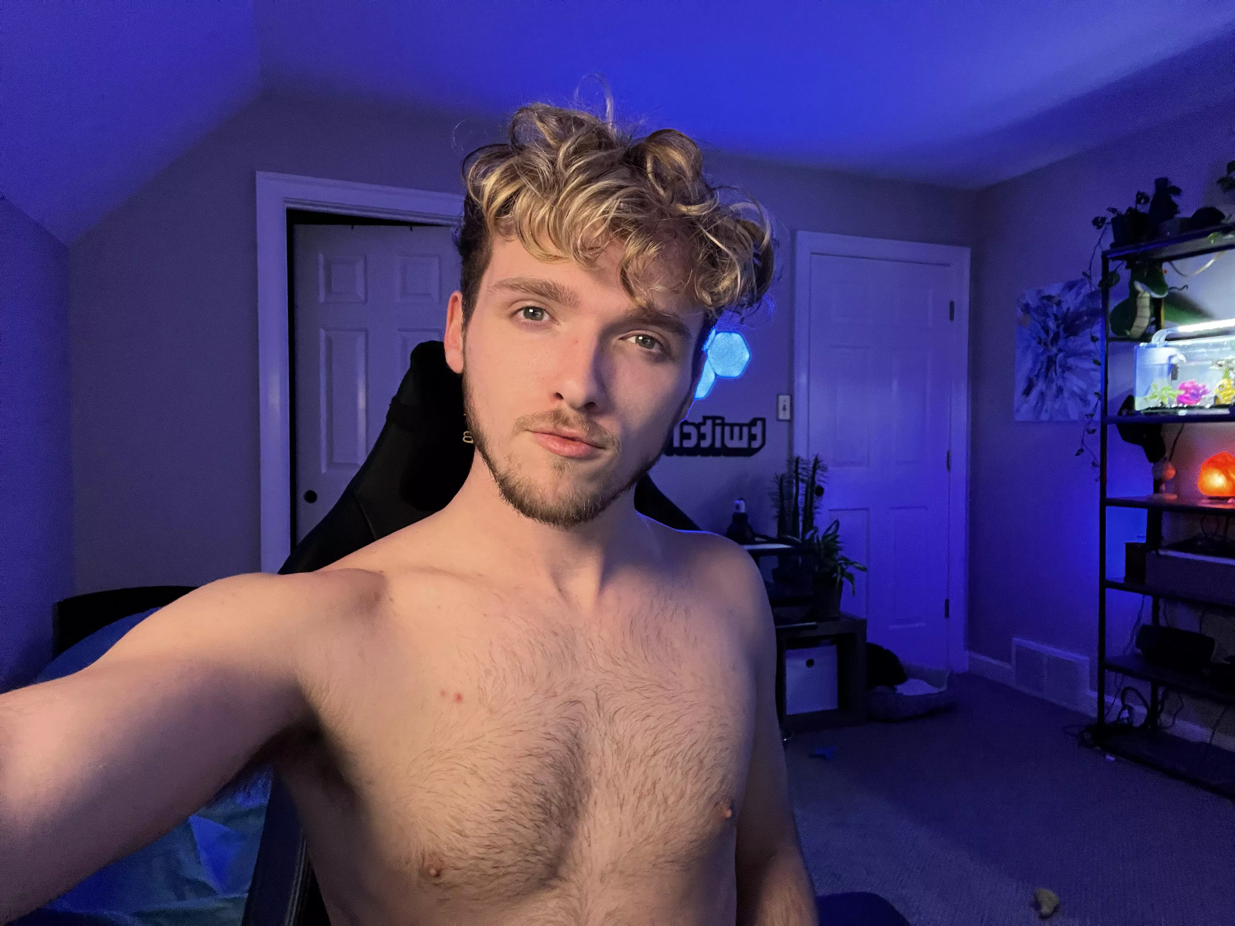 Cold outside, messy hair, so time for some games:)