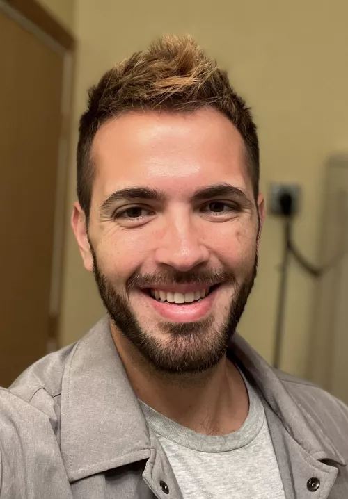 Colored my hair for the first time - I think it works! Colored my hair for the first time - I think it works!