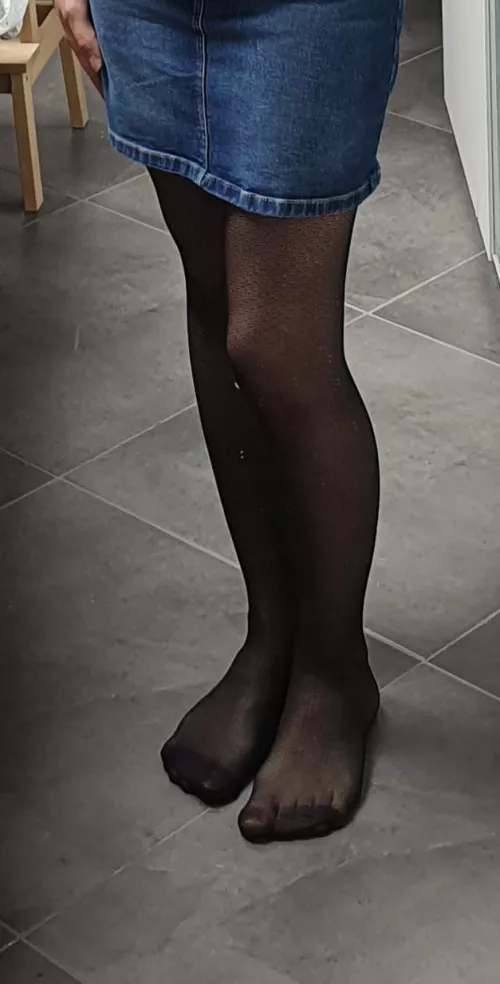 Combining pantyhose with a skirt is always beautiful π