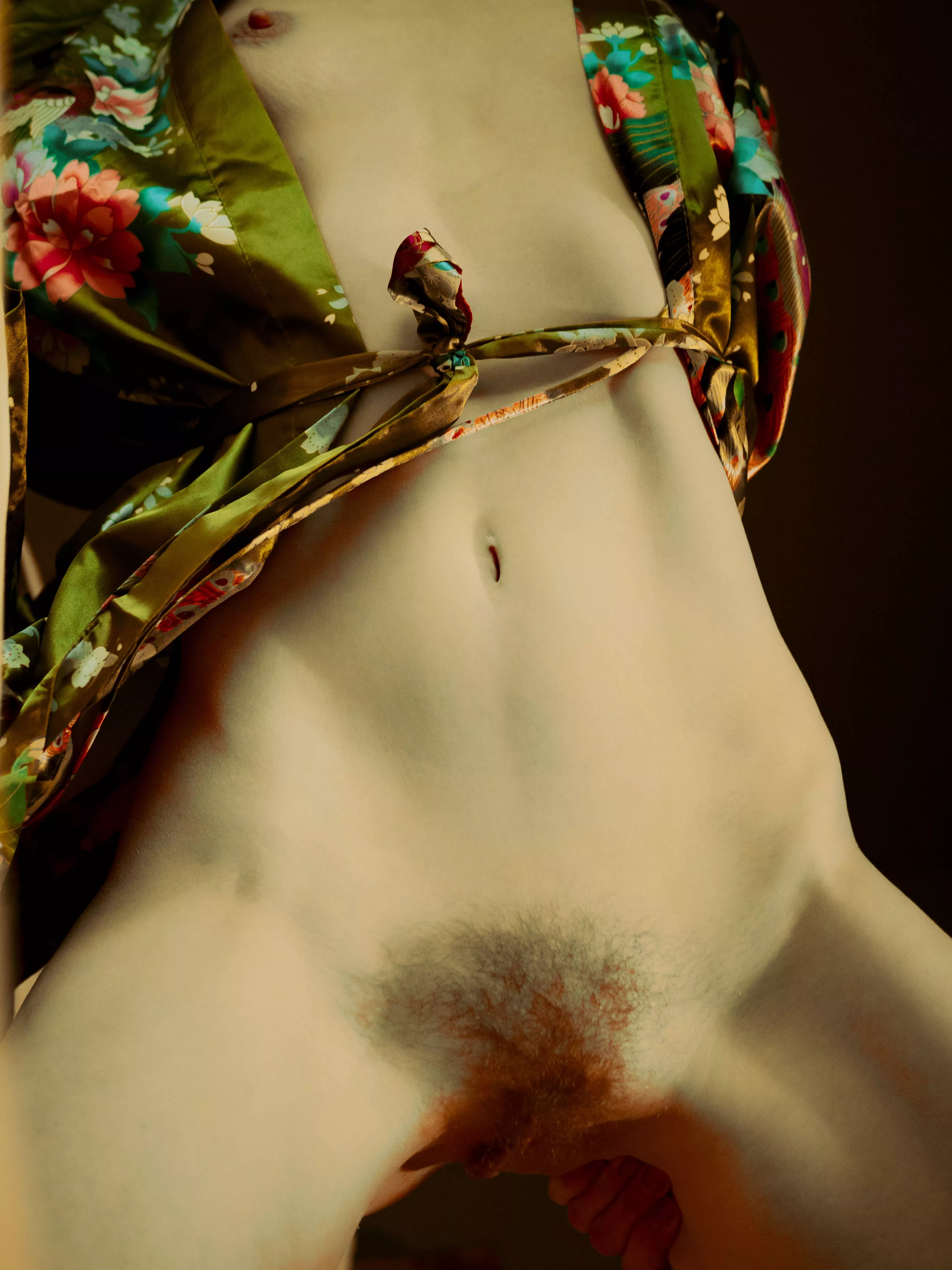 Come and lick my bush, I love guys that find my hair a turn on.