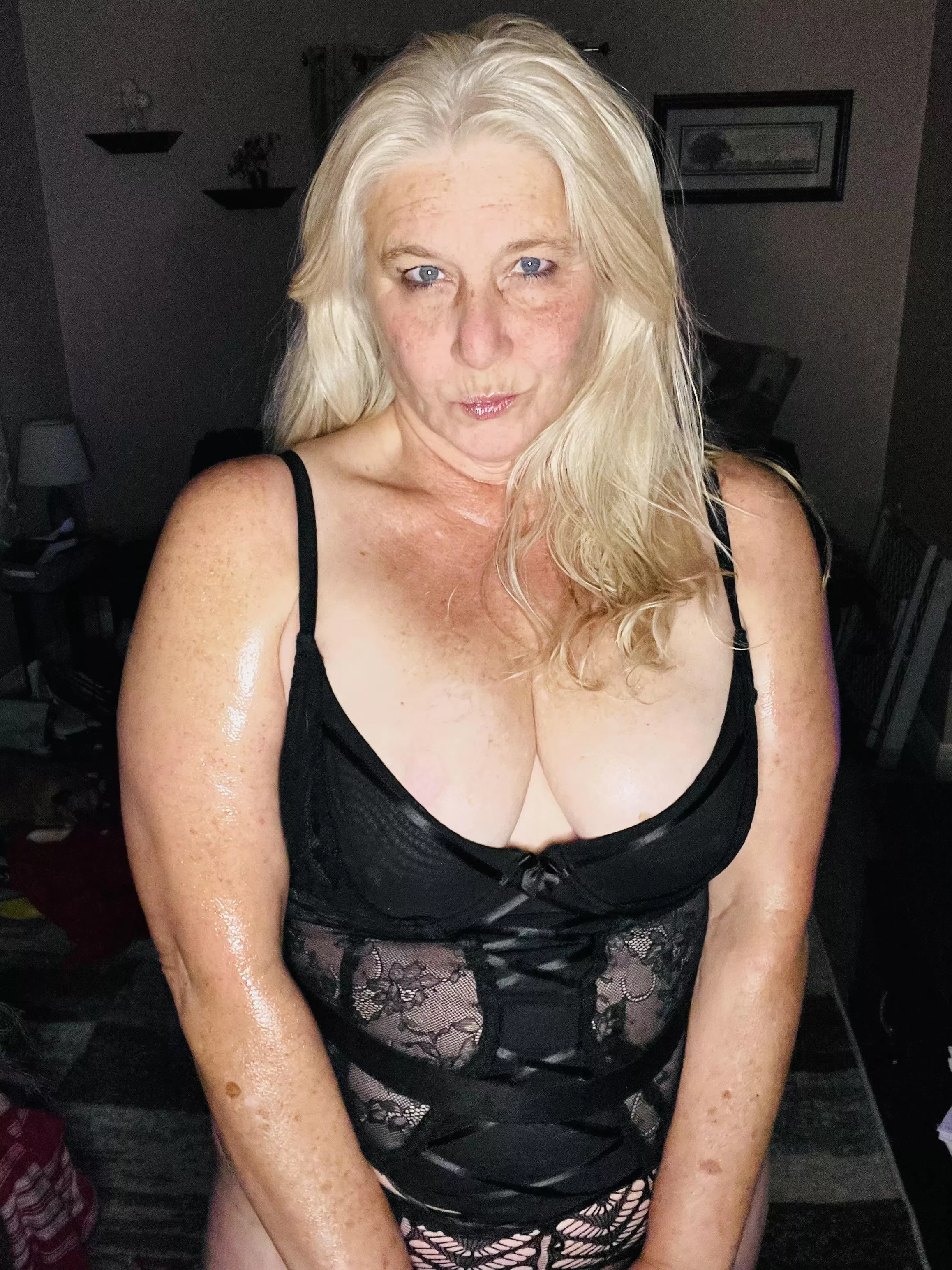 Come and play with me!! No hidden content just $7 a month