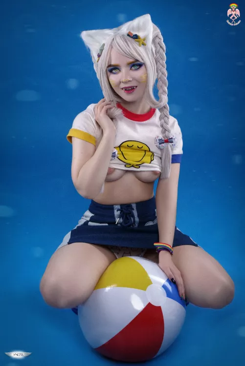 Come and take the ball from me, senpai 😏💙