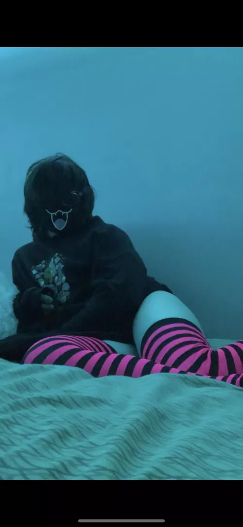 Come and vibe with me Come and vibe with me