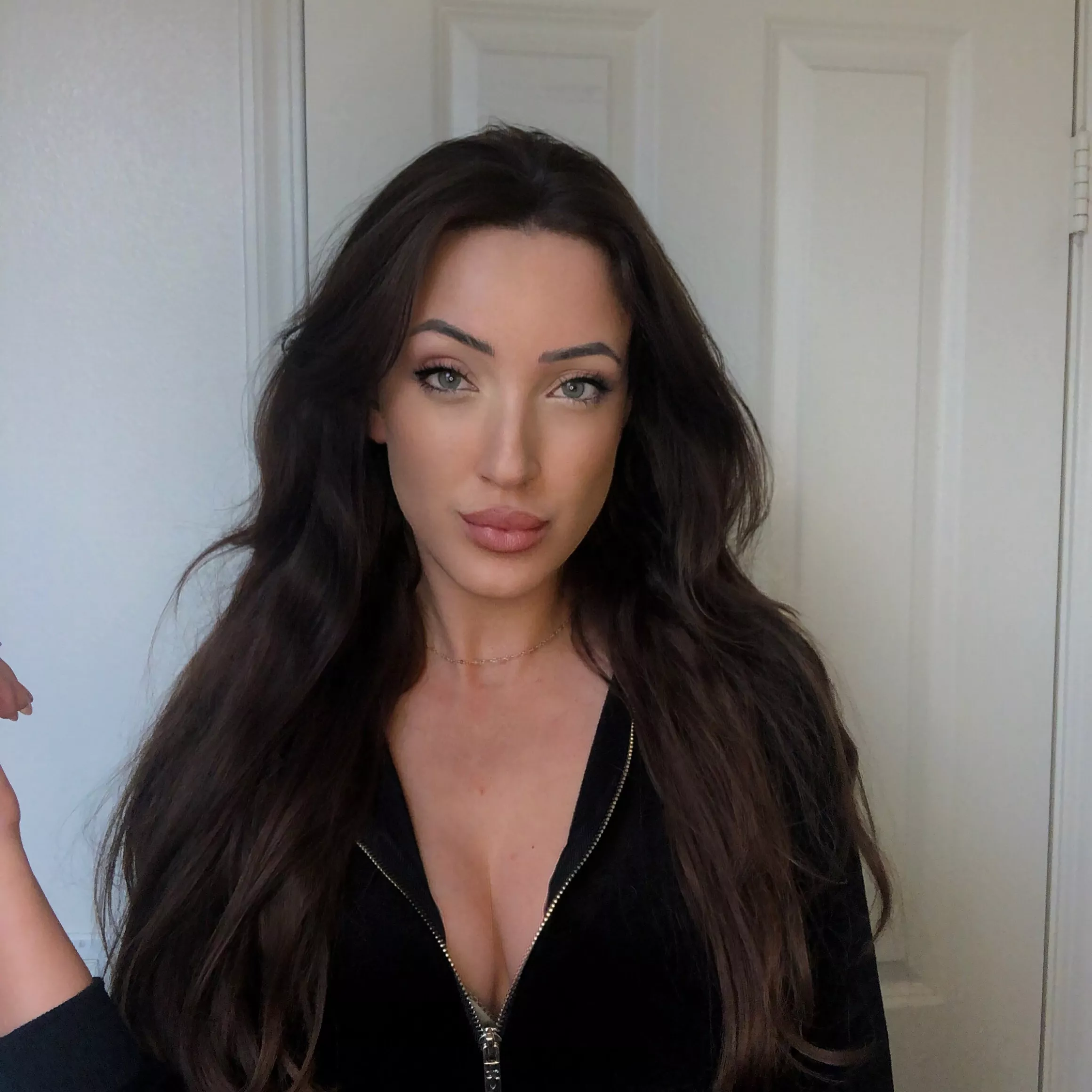 Come Chat With Me on My Website Right Now 💙 The Link Your Looking for is in My Bio 😘