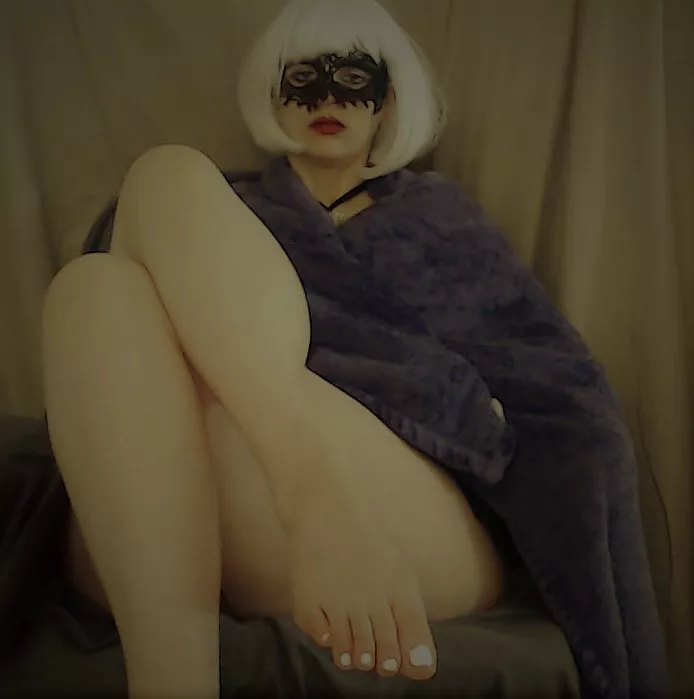 Come closer, I want to step on your face. Come closer, I want to step on your face.