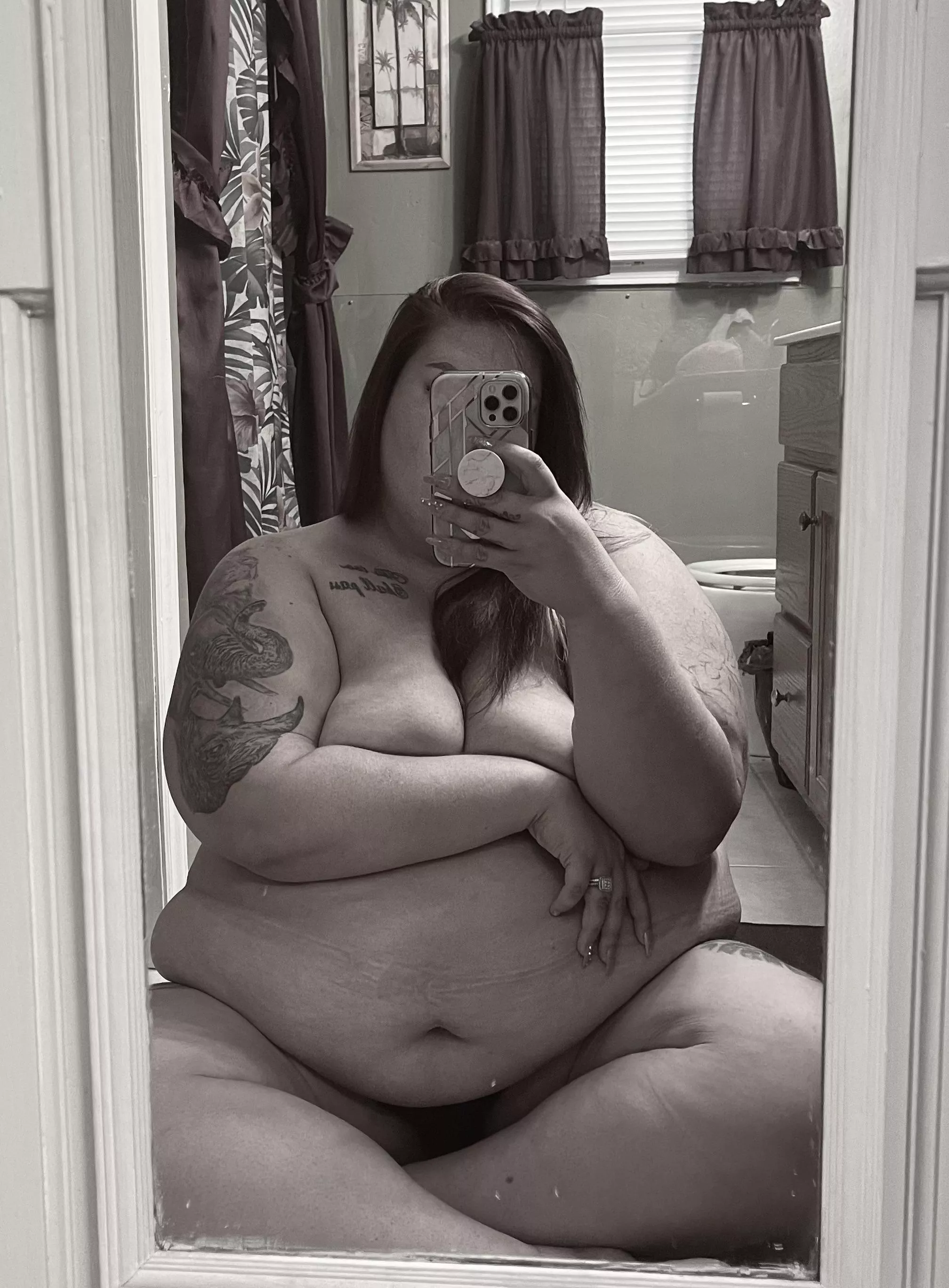 Come fuck me on the bathroom floor ๐ Come fuck me on the bathroom floor ๐