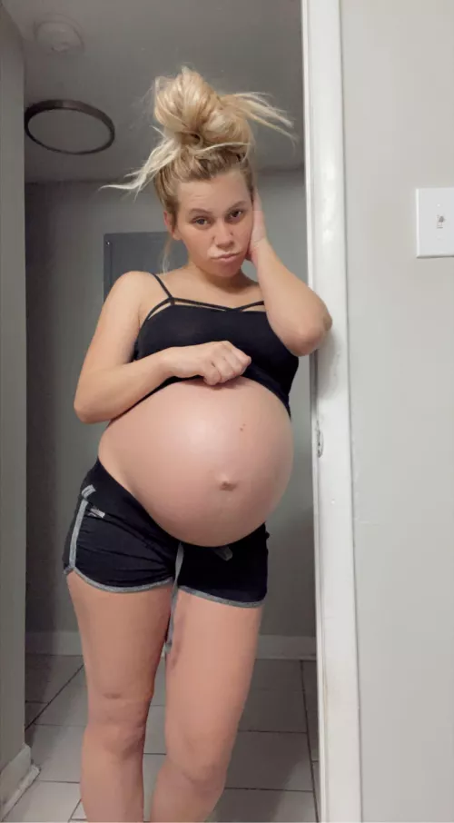 Come get all the pregnancy stuff you needs (: from start to end ! Have pics and videos throughout the whole thing ❤️‍🔥