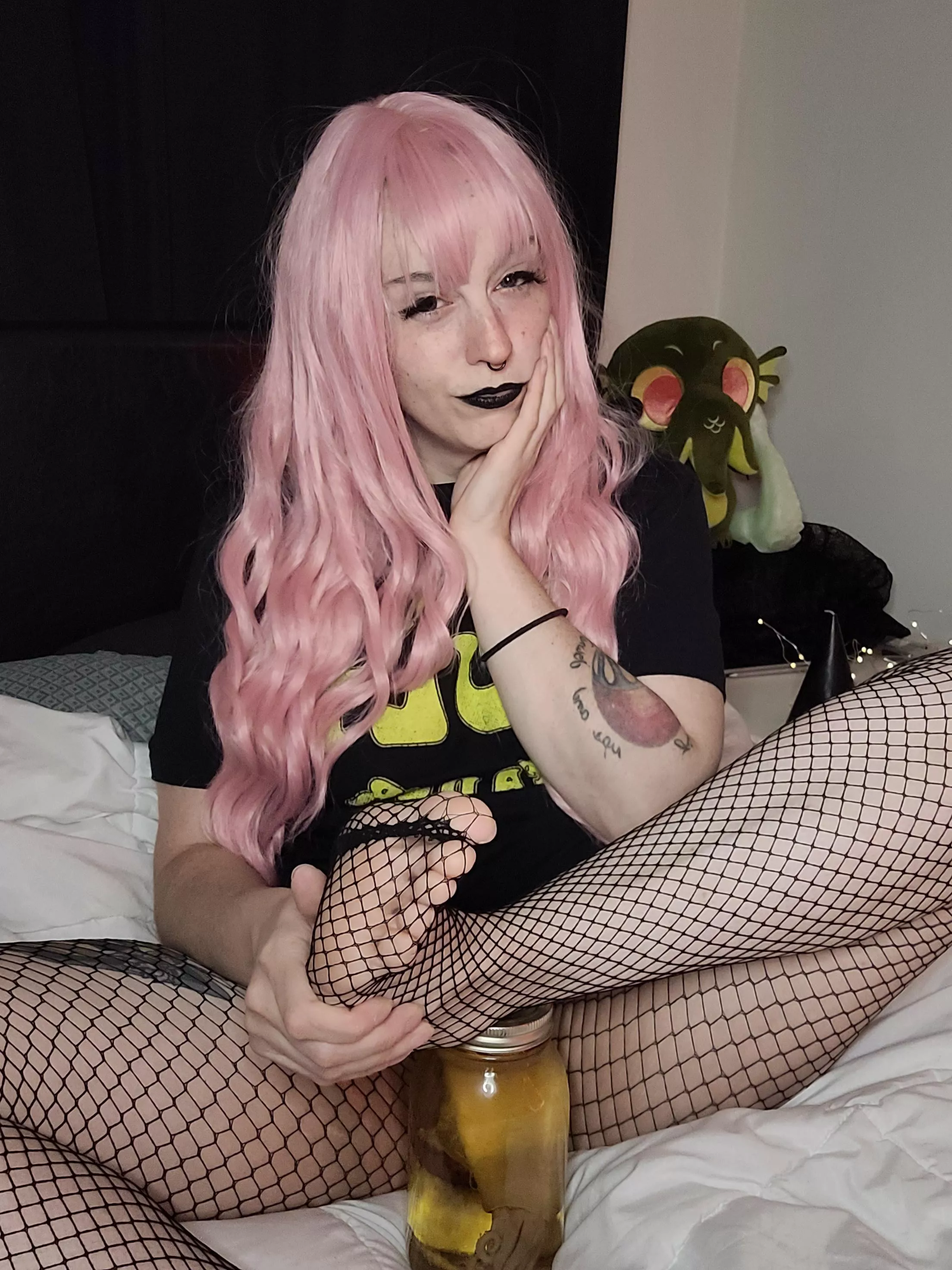 Come get these toes Come get these toes