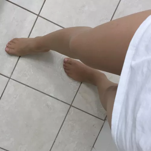 Come get your footjob already