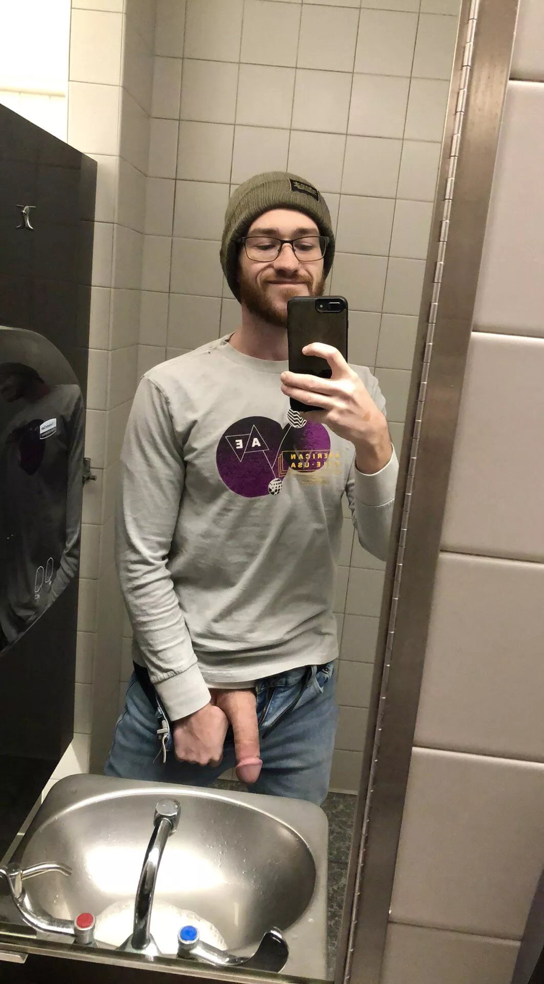 Come here, hold my fat cock Come here, hold my fat cock