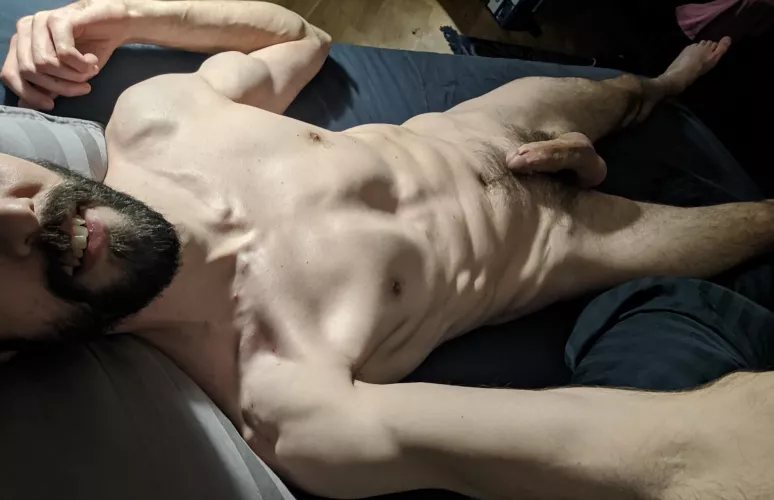 Come lie down for a moment