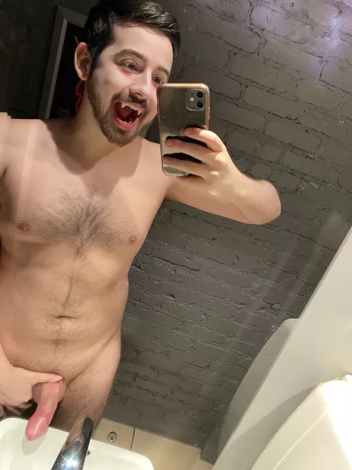 Come on itβs just a little bite π©Έ π¦