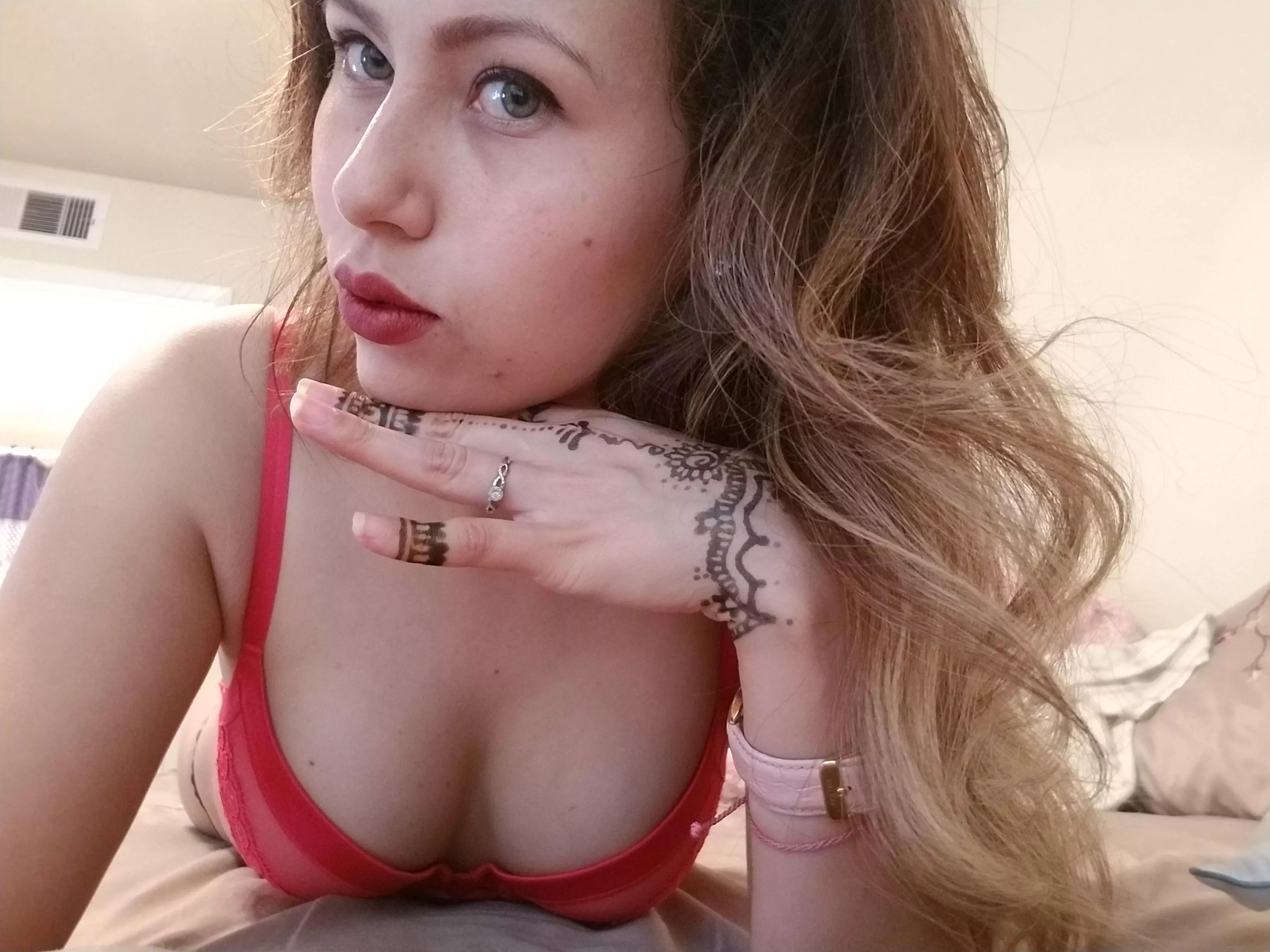 Come over and join my free or premium onlyfans!