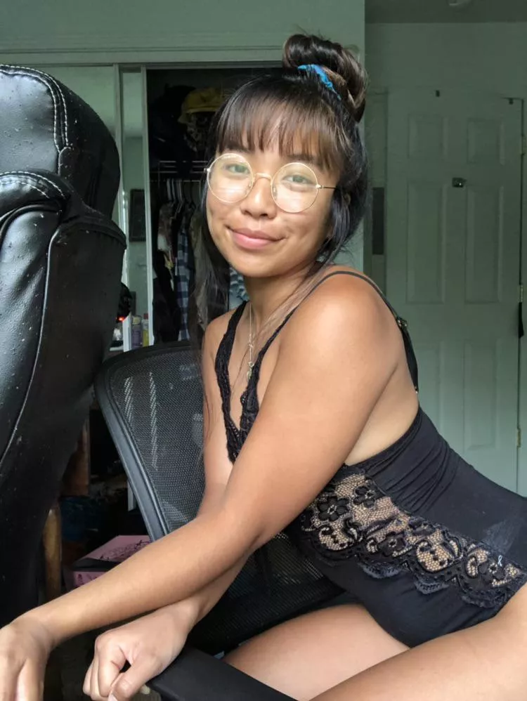 Come over and let me big spoon u Come over and let me big spoon u