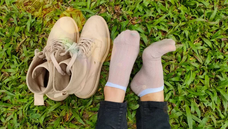 Come play with me in the grass π₯Ύπ§¦