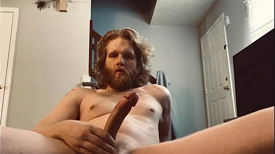 Come play with my hair and sit on my lap😉