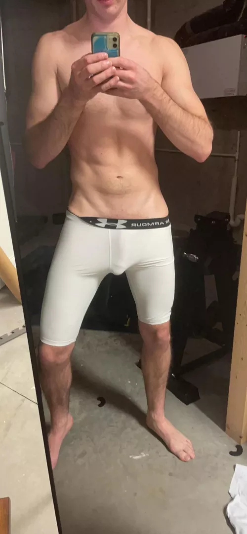 Come pull these down for me 🤤