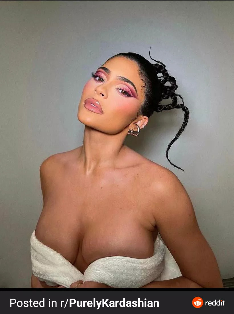 Come rp as Kylie Jenner for me Come rp as Kylie Jenner for me