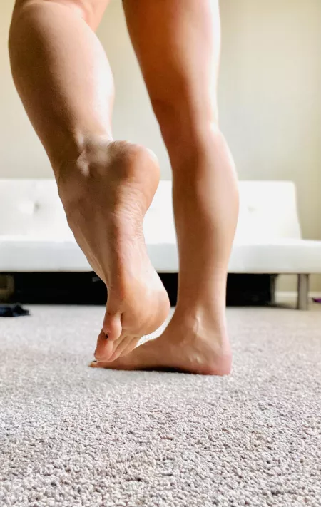 Come sniff and lick it!