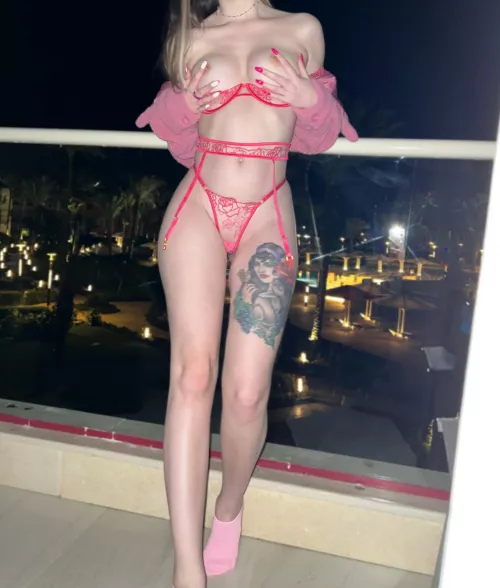 Come tell me what you like about my naked body [f]