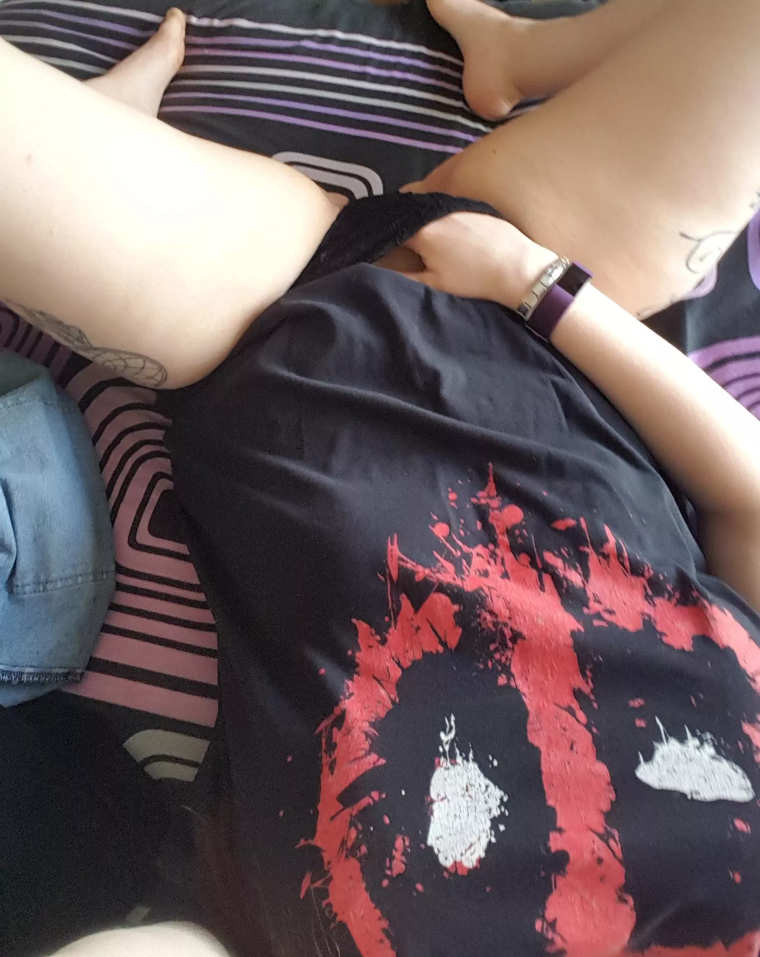 Come to bed & play with me 😈🥺