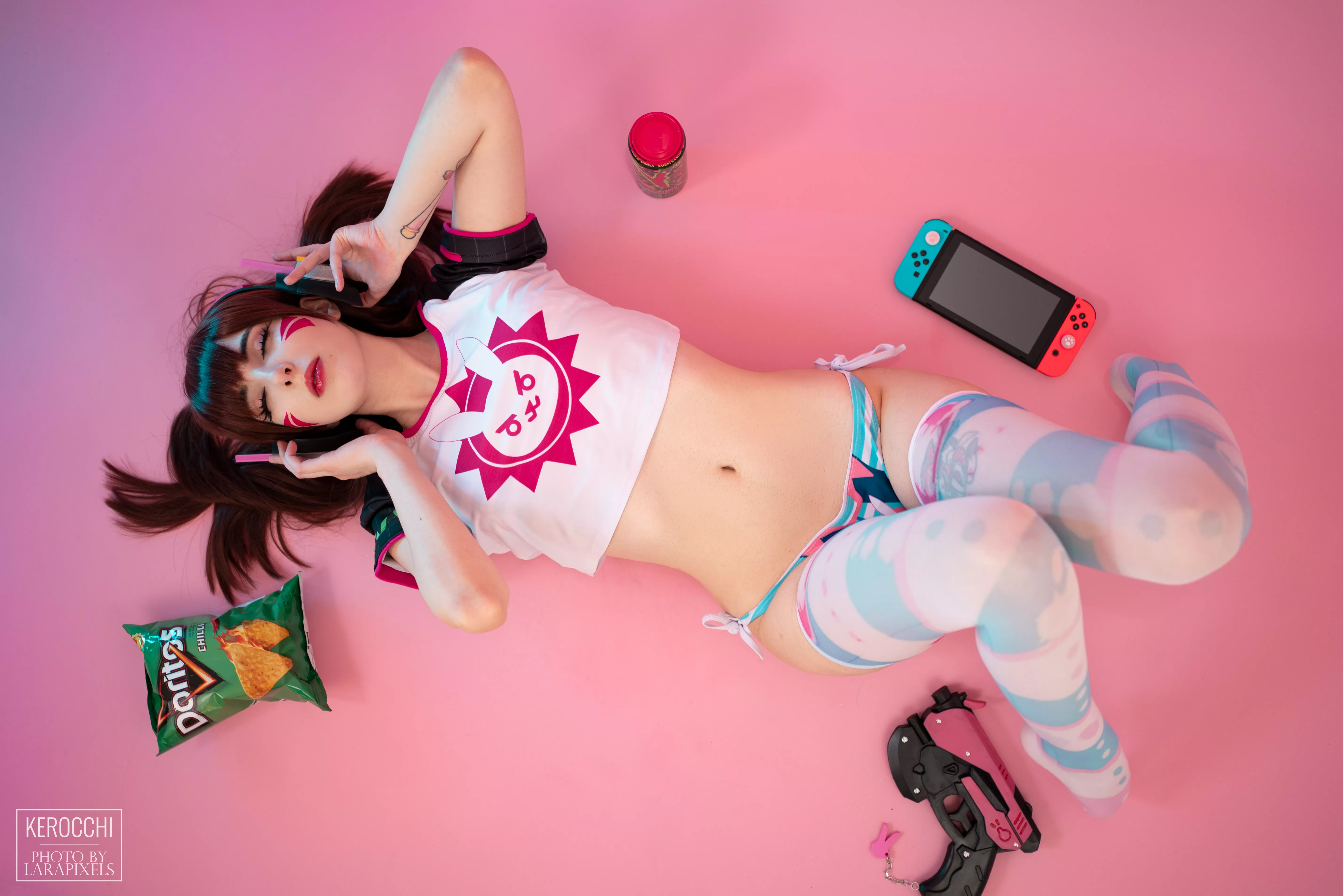 Comfy DVA in panties! What music is she listening to? ~ Kerocchi