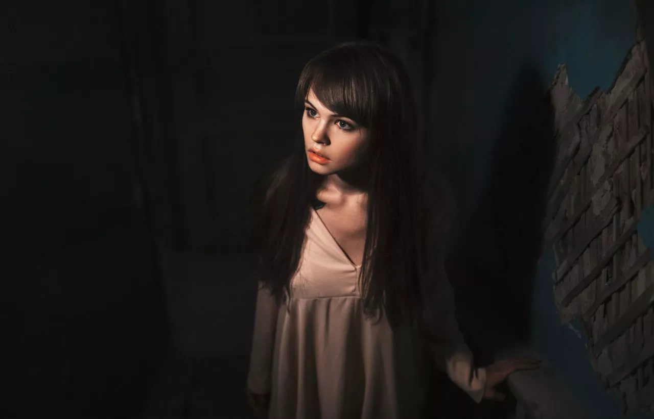 Coming up the stairs. SFW. Coming up the stairs. SFW.