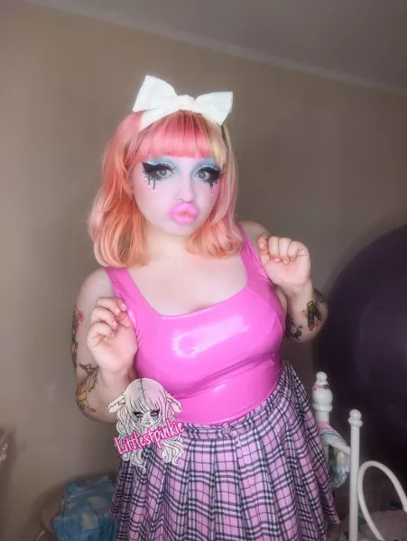 Complete utter bimbo! Just need the boobs now hehe Complete utter bimbo! Just need the boobs now hehe