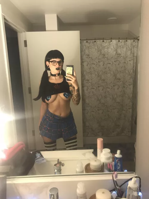 Confident in black π€