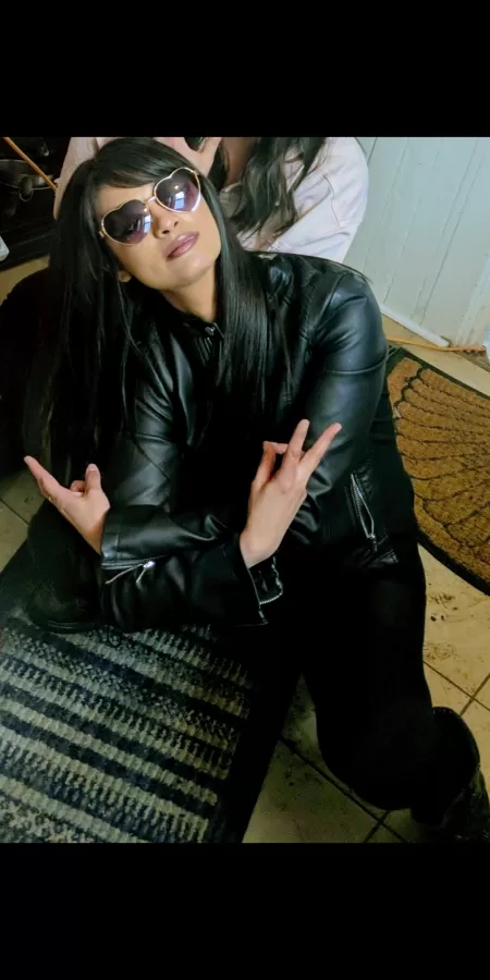 Corny girl next door - listen to the scorpions with me