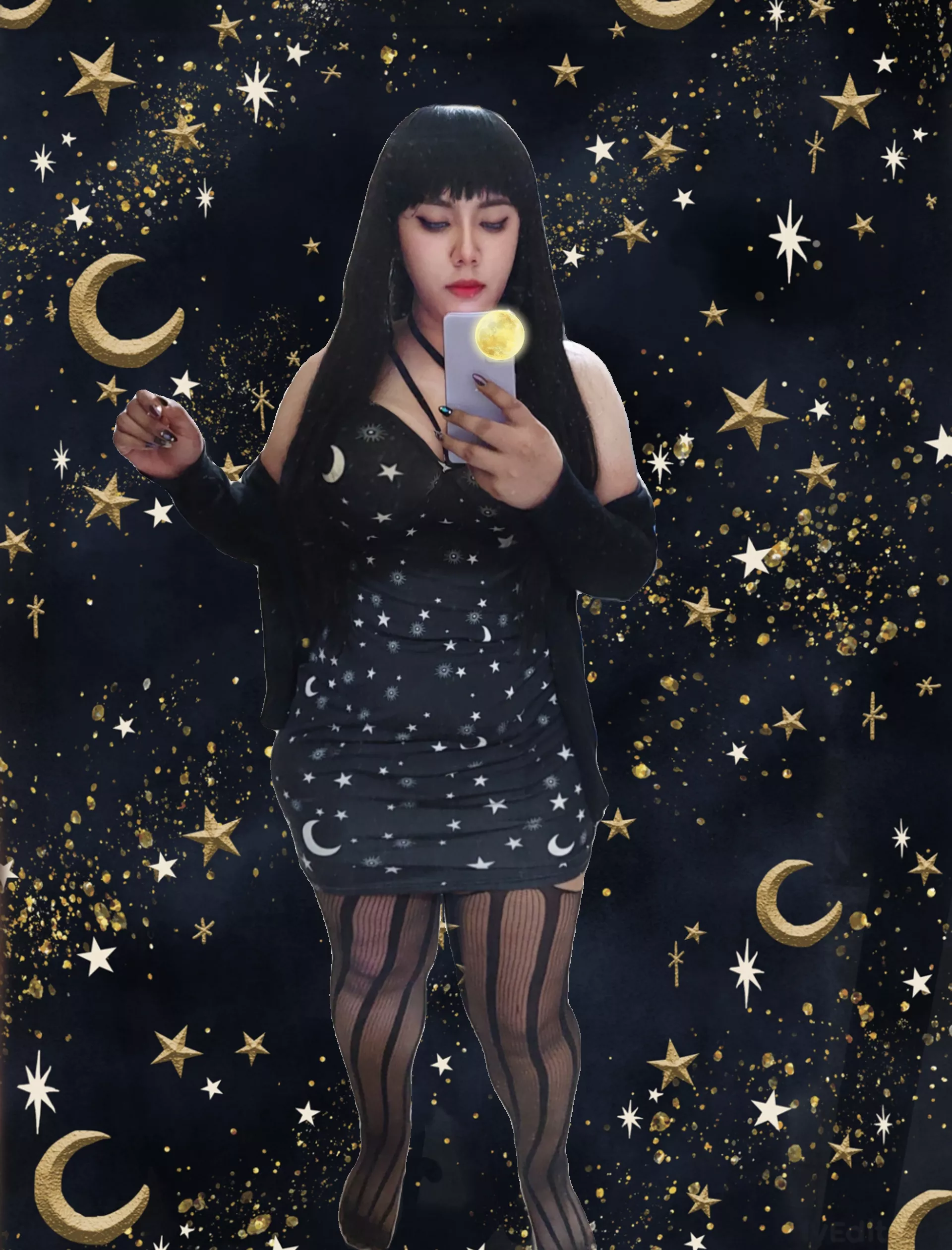 Cosmic tuesday ??? #moonlovers #moonchild #softgrunge #egirl #latina #latinagirl #curvygirl #blackismyhappycolor #curvy #thickwomen #witchyvibes #witch