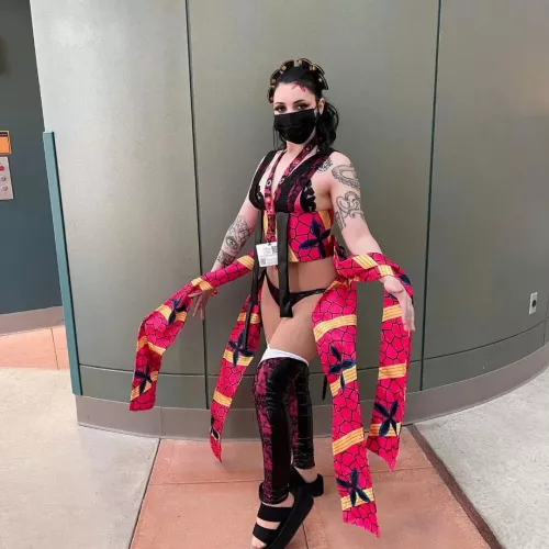 Cosplaying everyone's favorite bratty demon, Daki