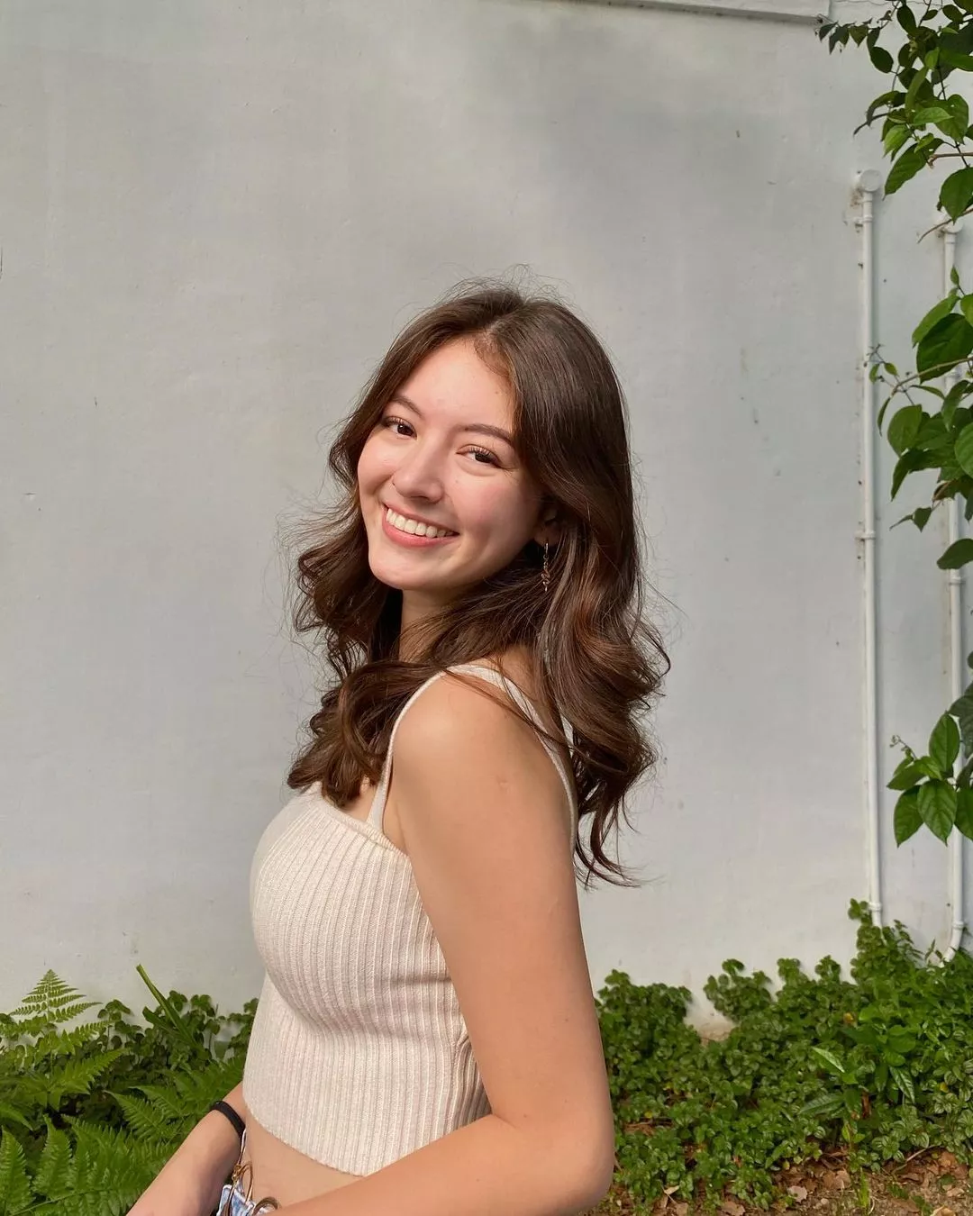 Could anyone tribute her? ( Discord and Kik available )