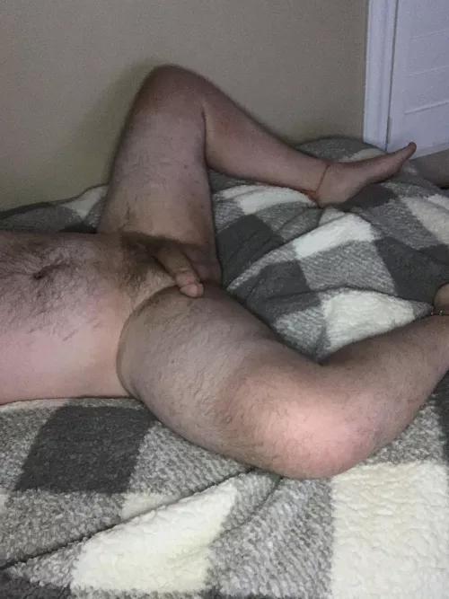 Could someone come relax with me? Clothing optional π