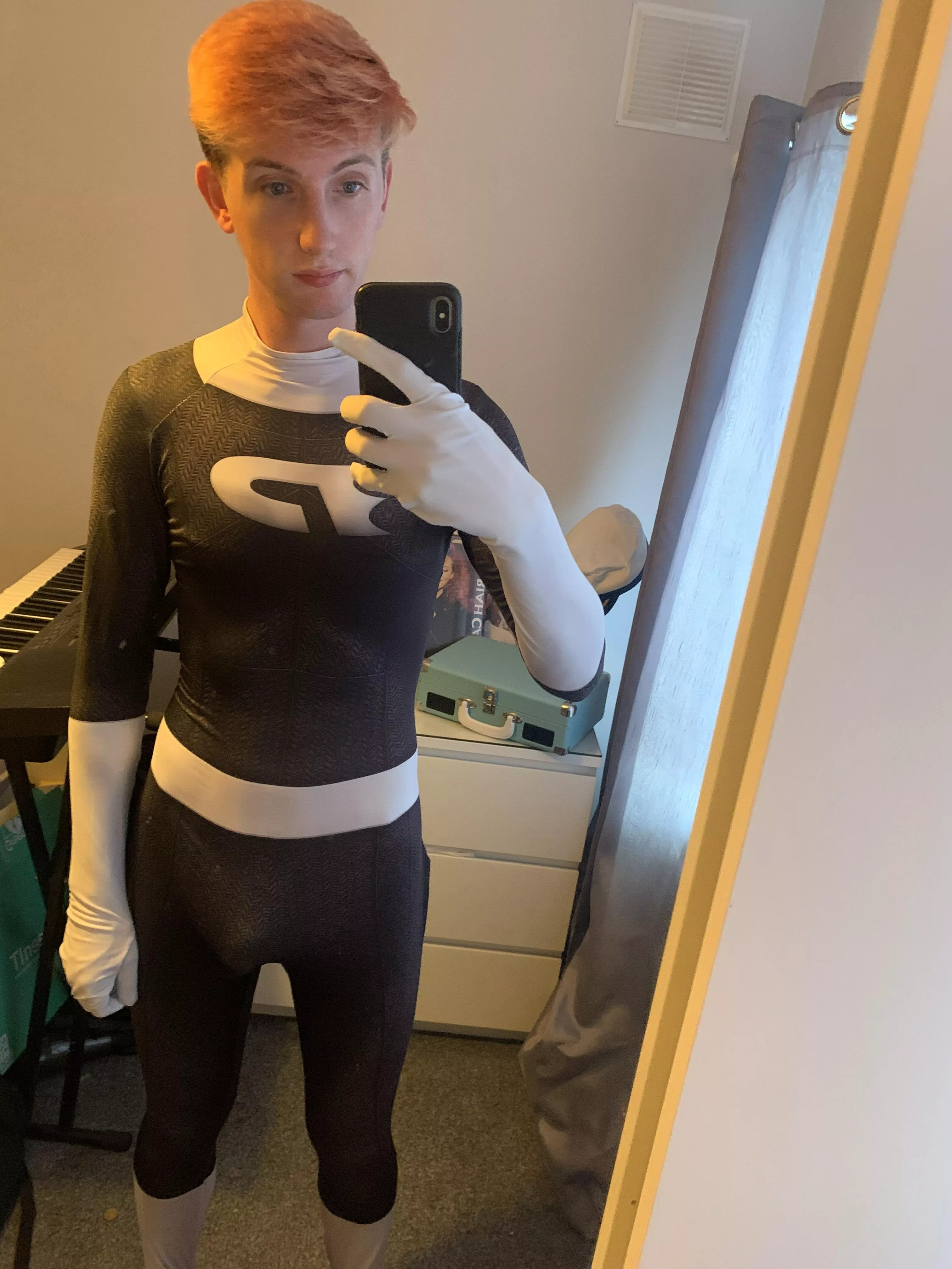 Couldnβt hide the bulge in my costume haha Couldnβt hide the bulge in my costume haha