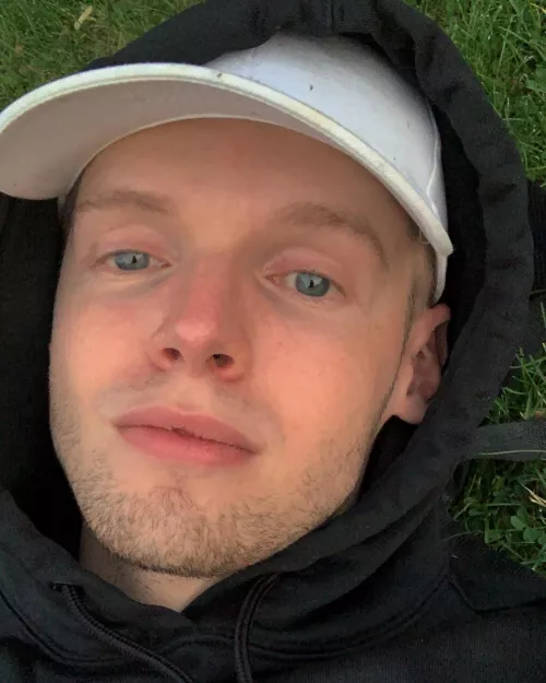 Counting days before I could go and chill like that again instead of freezing in the cold โ ๏ธ Counting days before I could go and chill like that again instead of freezing in the cold โ ๏ธ