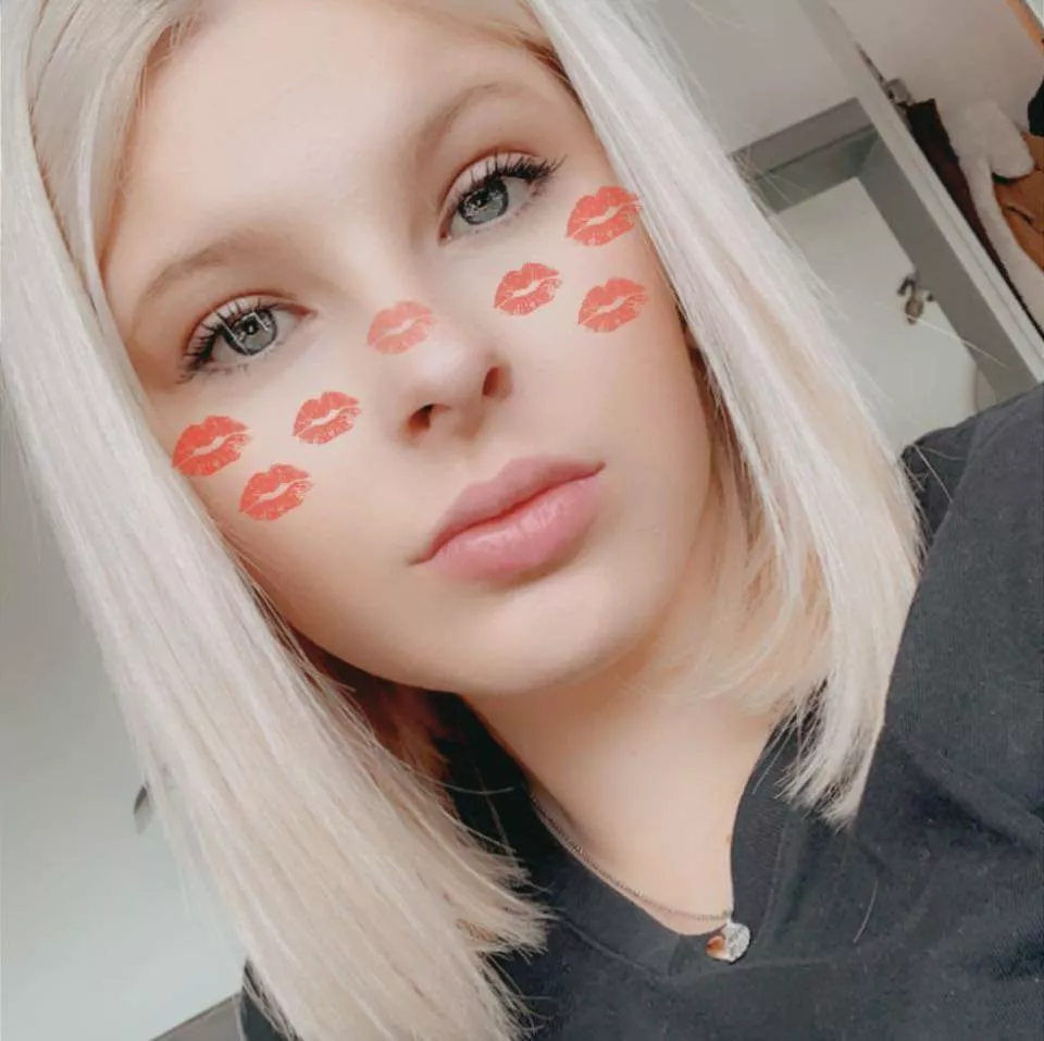 Cover her face in cum Cover her face in cum