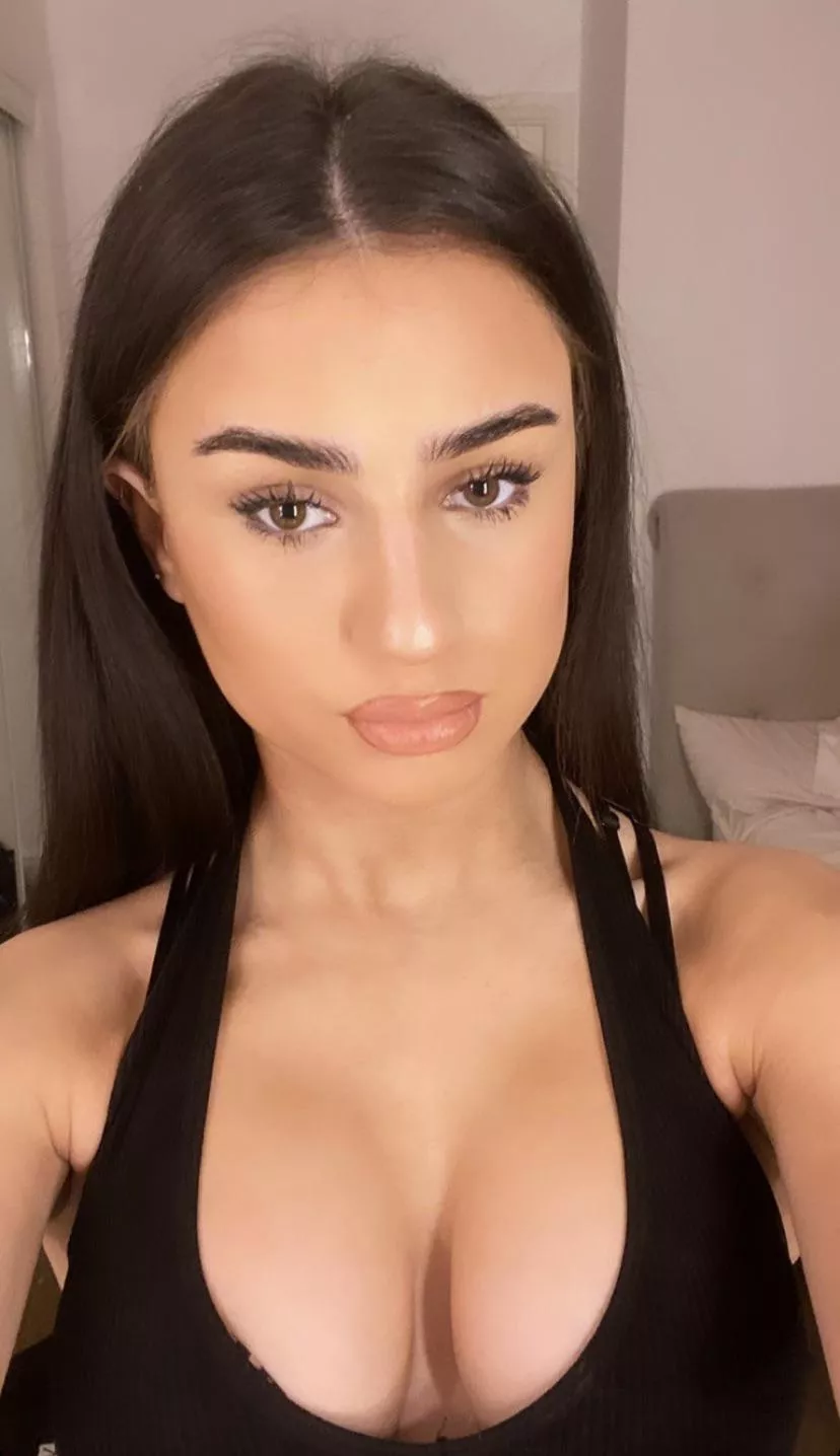 Cover her in cum. Send tribs to kik: Bradcoatx for more Cover her in cum. Send tribs to kik: Bradcoatx for more
