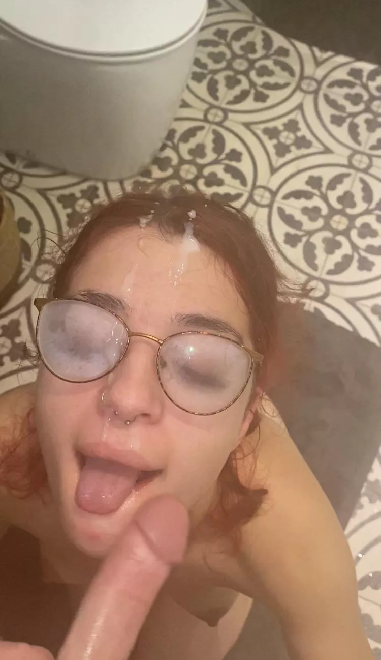 Covered my pretty face and glasses after a nice warm shower 💦💦 Covered my pretty face and glasses after a nice warm shower 💦💦